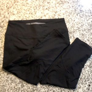 Victoria sport capri leggings